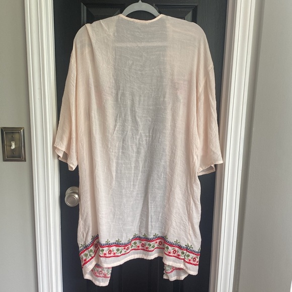 Altar’d State Light Pink Floral Embroidered Kimono-Size Large - Picture 7 of 7
